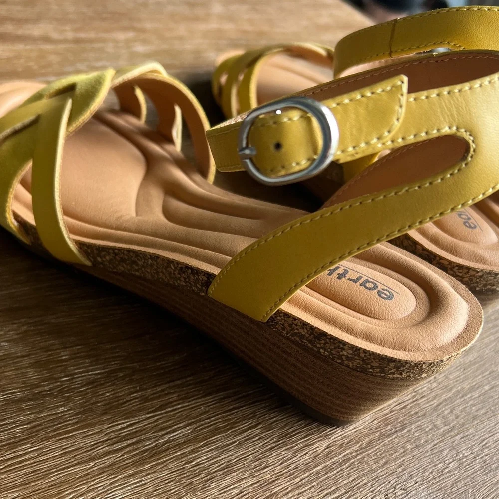 Earth Yellow Braided Strap Sandals 8.5 - Picture 12 of 13